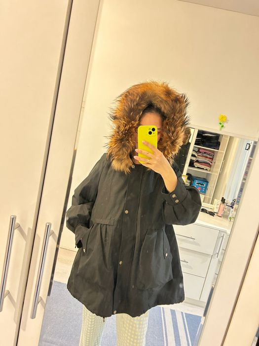 Продам парку женскую