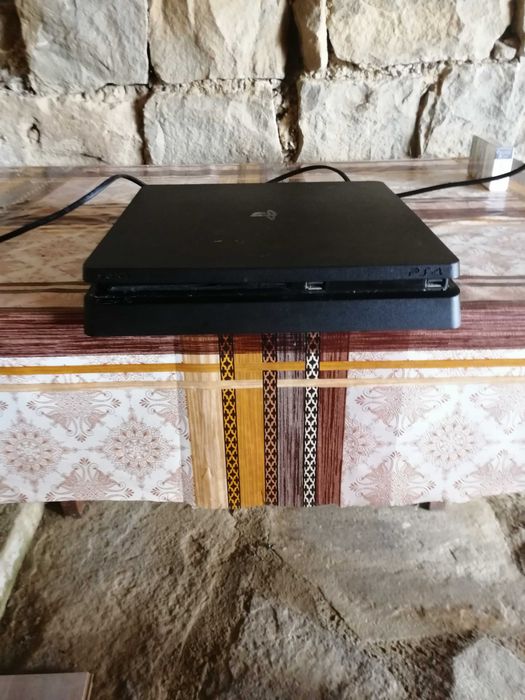 Playstation 4 slim 1tb