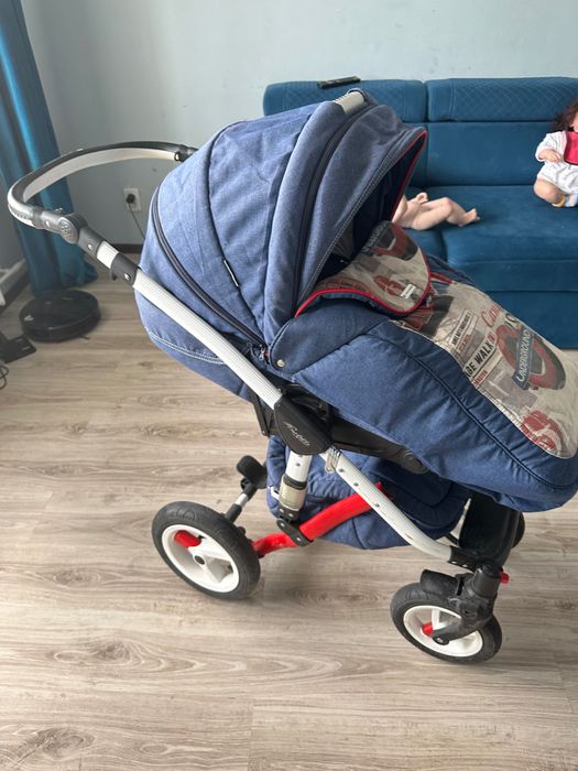 Детская коляска (Adamex )