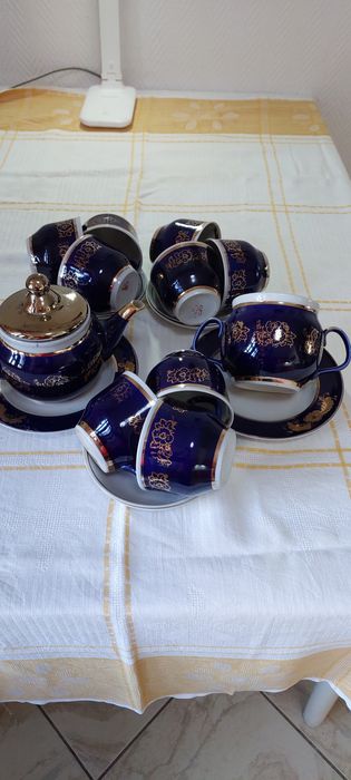 Продам сервиз чайный