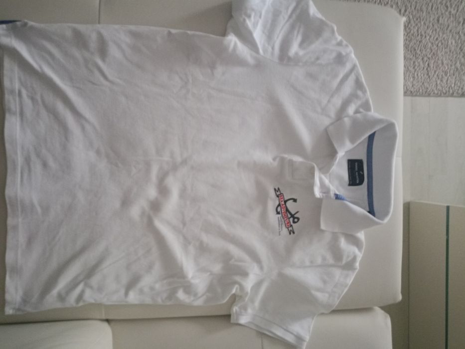 Vând tricou polo,calitate,in stare perfecta,produs original, daniel H.
