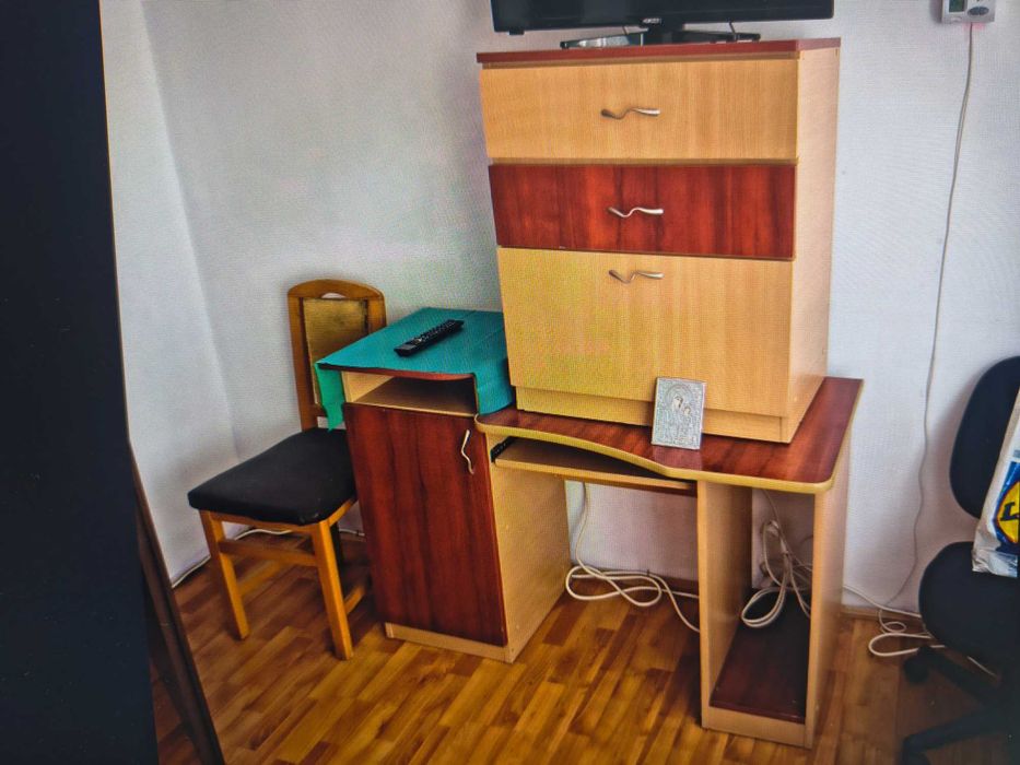 Vând mobilier dormitor