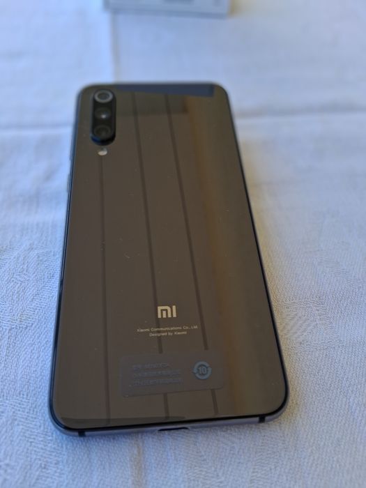 Xiaomi MI 9 SE дисплей 5.97"