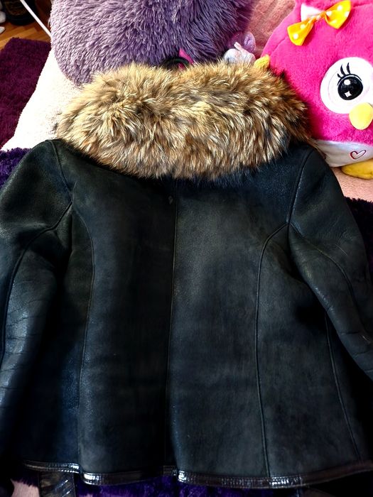 Палтенце от естествена кожа и яка от естествен косъм