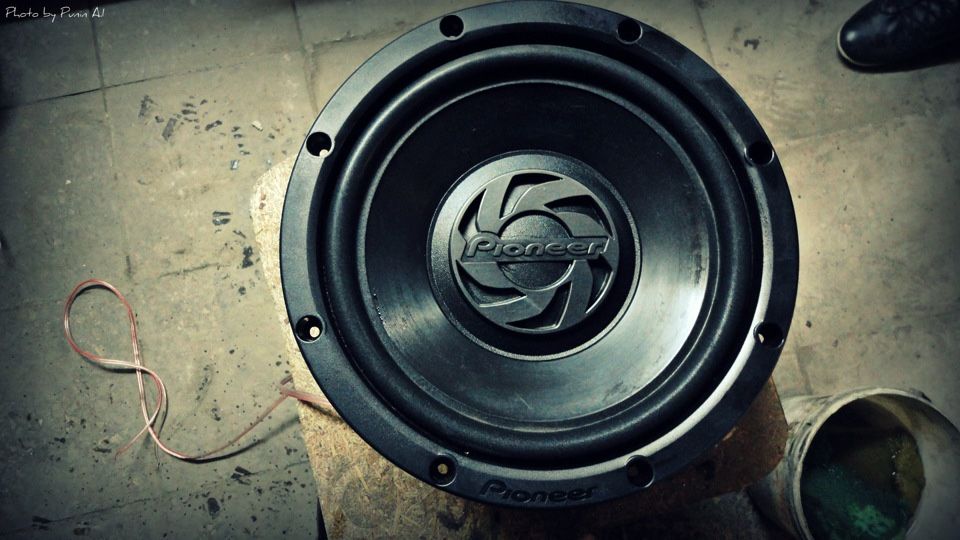 Pioneer TS-W305F с яшиком