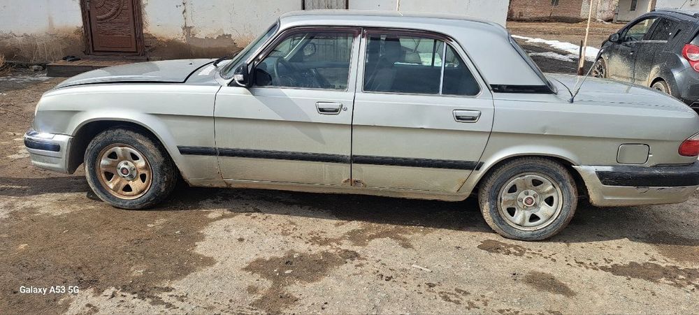 УАЗ 31105 yurib turibdi