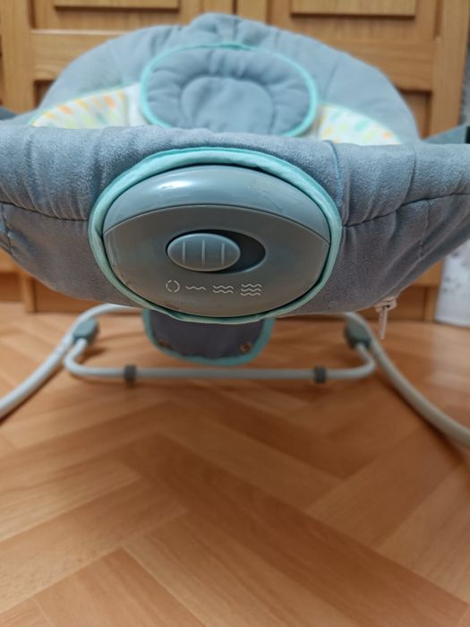 Vând leagăn electric Lorelli