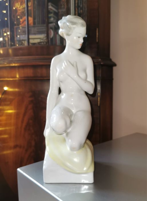 Антикварна порцеланова фигура марка Холохаза Унгария рядка колекция