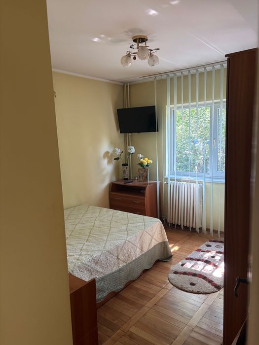 Apartament 3 camere, 9 Mai, Vest