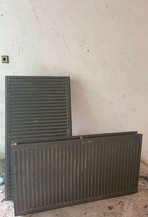 Железни радиатори-2 броя с височина 65см -чисто нови