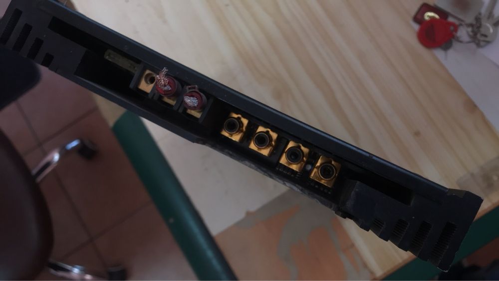 Качествен усилвател на HELIX HXA 40 X