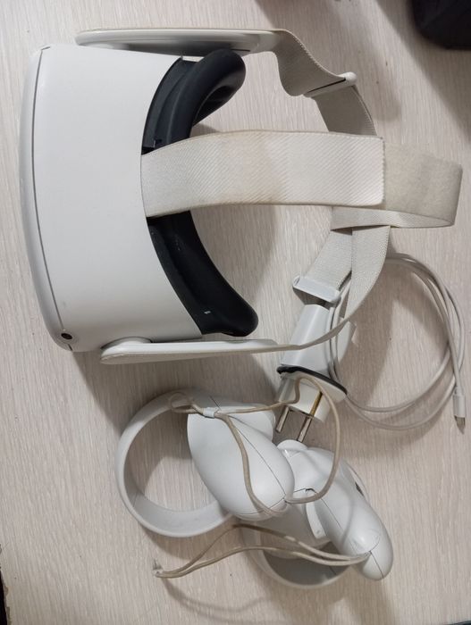 Продам vr очки Meta Quest 2, 128 гб