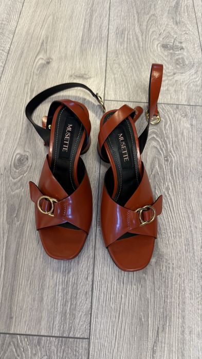 Sandale piele lacuita Musette