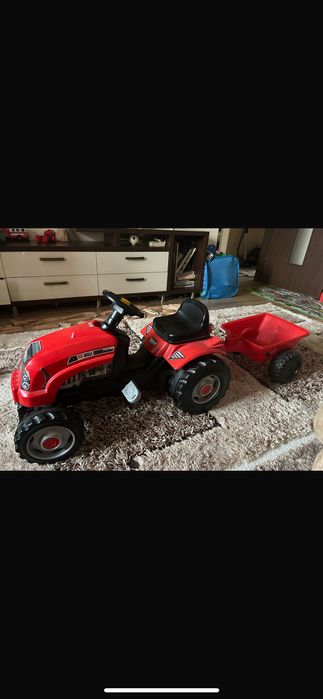 Vand tractor  Smoby cu pedale si remorca