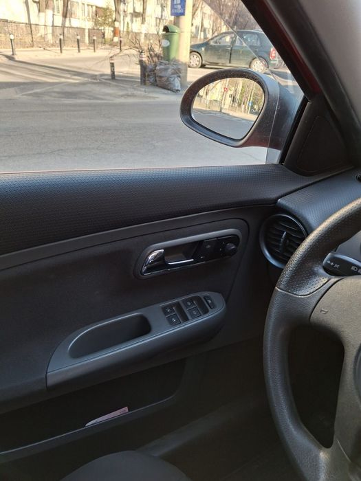 Vând Auto Seat Cordoba stare foarte bună.