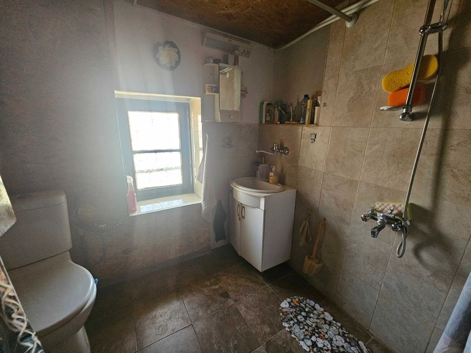 Продава се Къща в Радомир - 70 кв.м за 3143 €/кв.м - Снимка #23