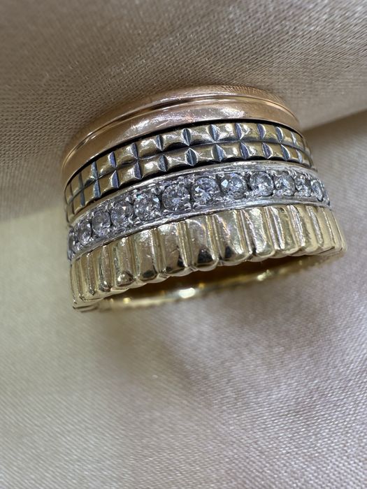 Золотое кольцо с бриллиантами