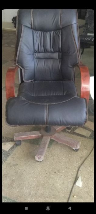 Xar xil turdagi kreslolar zakazga yasaladi