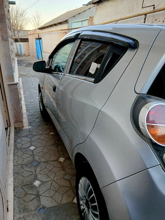 Шевролет спарк сотилади