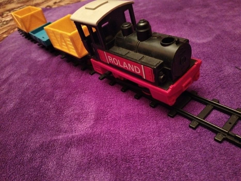 Игрушки, машинки, человечки