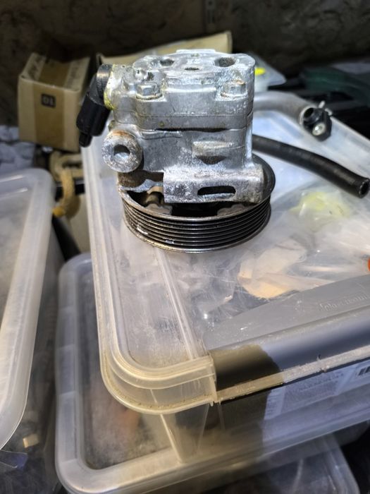 Продавам хидравлична помпа за Хонда ЦРВ3 дизел 2.2м3, 140 к.с.