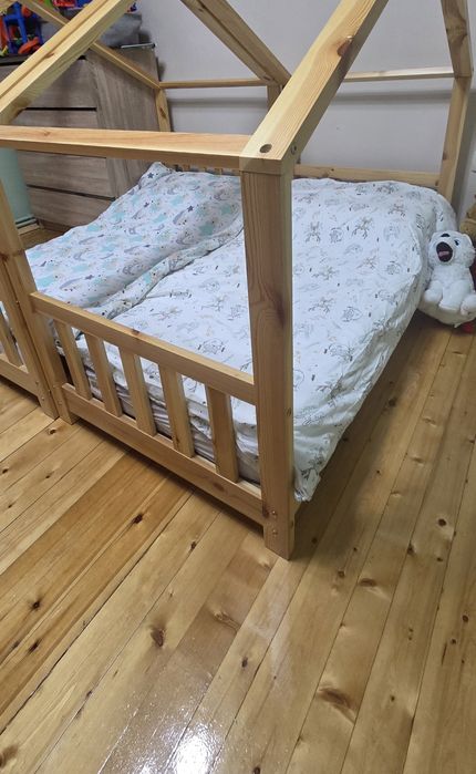 Детски легла тип Монтесори размер 140/70, матраци Pierre Cardin