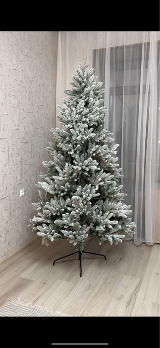 Елка снежная 210 см осталась последняя