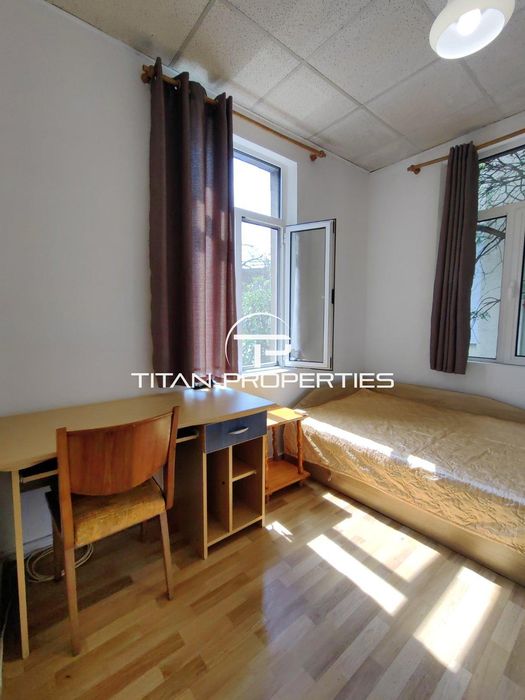 Дава се под наем Двустаен апартамент в Пловдив, Център - 50 кв.м за 325 € - Снимка #2