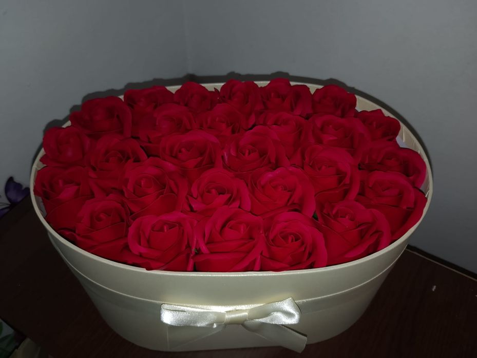 Cutii cu trandafiri de săpun si flori criogenate