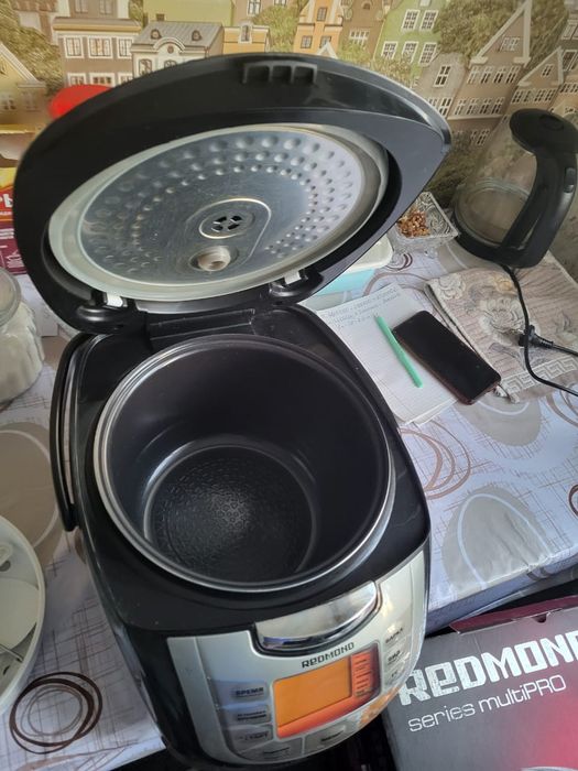 Мультиварка Редмонд