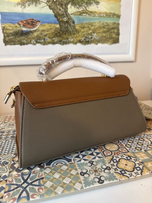 Стилна кафява мини чантичка