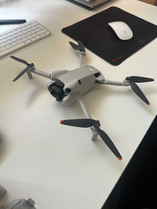 Drona DJI Mini 4 Pro Fly More Combo, RC2