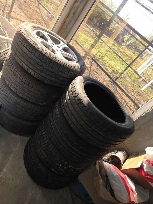 Se vinde un set jante si cucucuri de vara Mercedes, si un set caucucuri vara noi