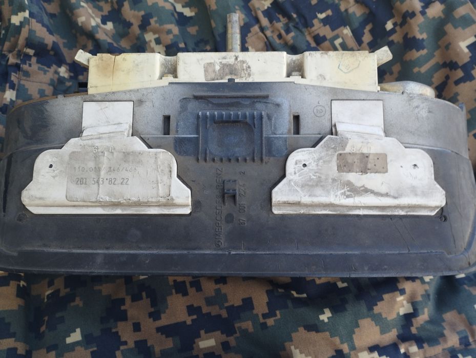 Приборная панель mercedes 124