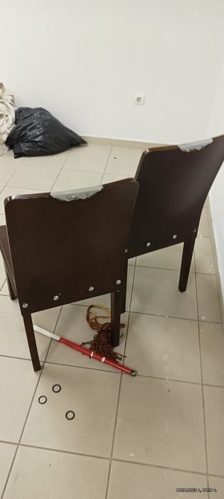 Столове дървени 2бр.