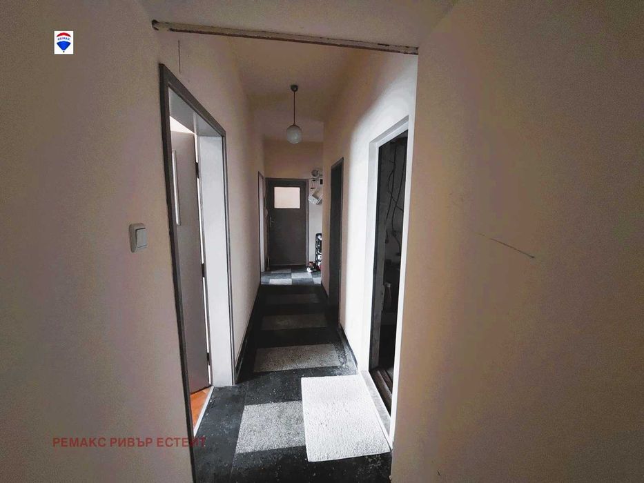 Продава се Тристаен апартамент в Русе, Център - 90 кв.м за 819 €/кв.м - Снимка #5