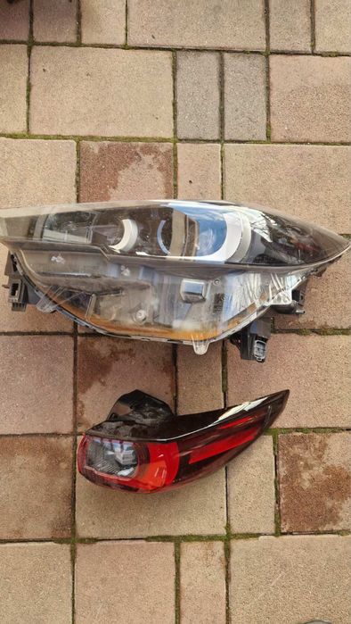 Фар и стоп за Мазда