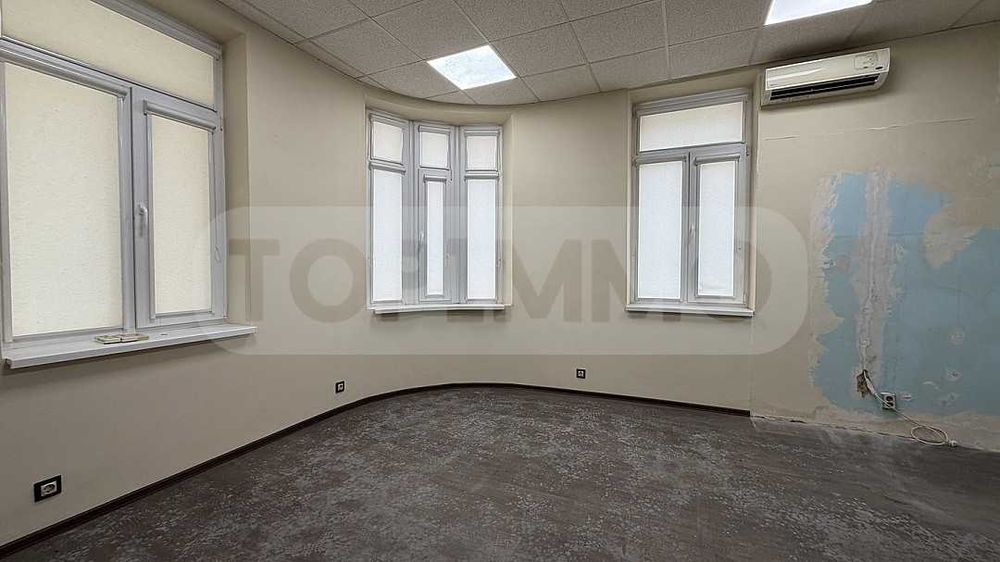 Дава се под наем Офис в Варна, Център - 85 кв.м за 797.64 € - Снимка #2