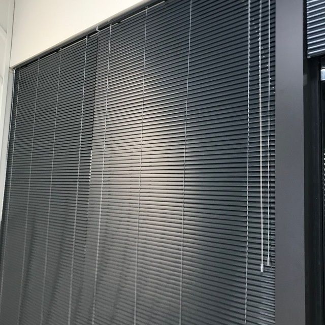 Жалюзи на заказ ремонт реставрация мойка и другие