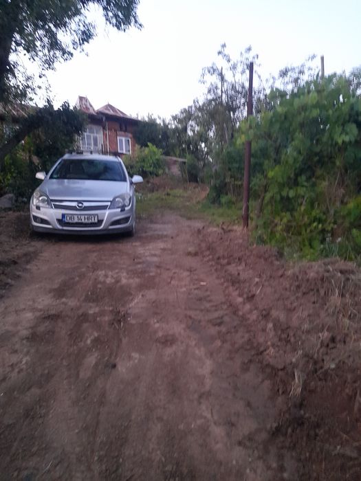 Casă din cărămidă. locuibilă. Ocnița, jud.Dâmbovița.