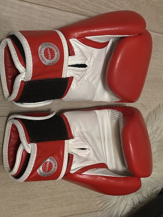 Mănuși de box Armura 10 OZ + feșe de box  2.5m Armura + tibiere Armura
