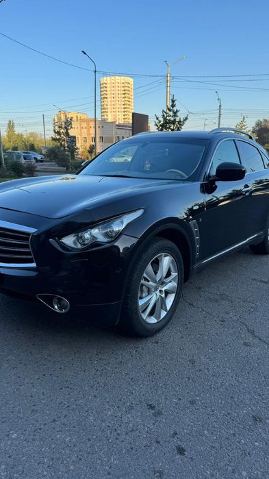 Продам Инфинити QX70