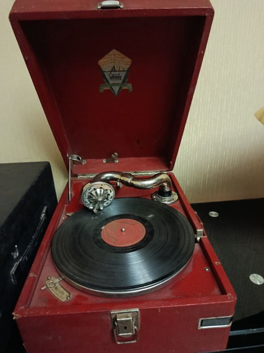 Патефон СССР продается