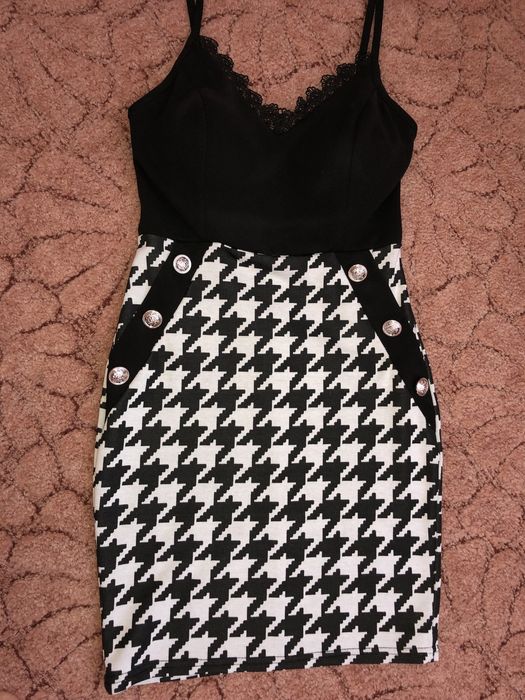 Къса парти рокля