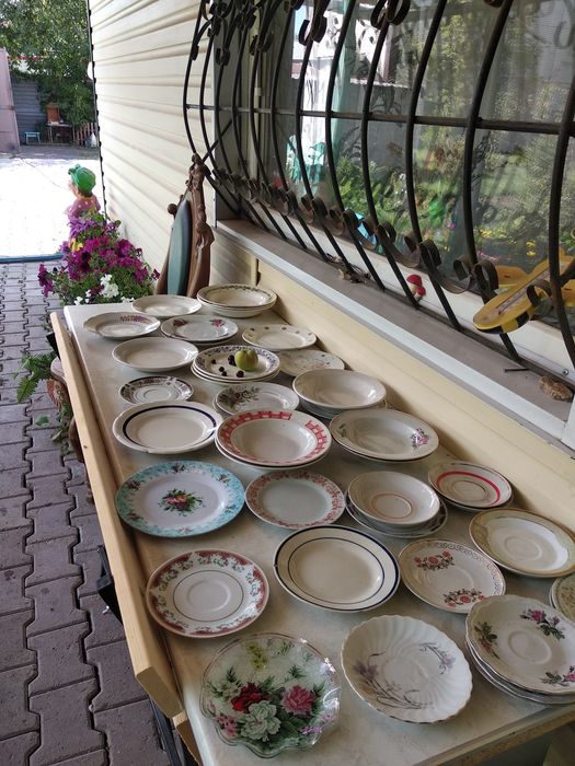 Продам  посуду .