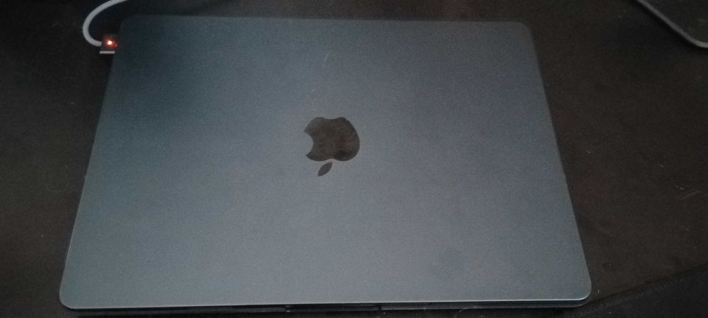 MacBook Air M3 2024