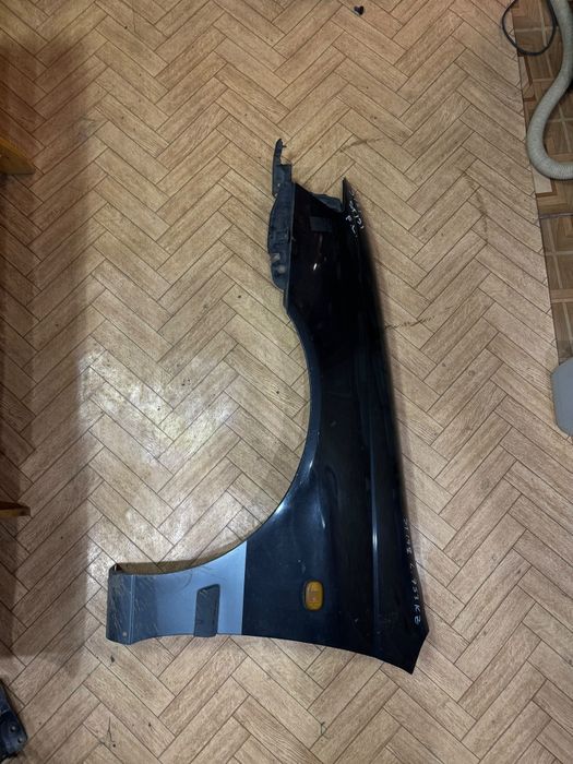 Продам переднее левое крыло