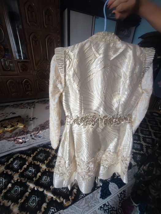 Ansanbl holati zoʻr kam kiyilgan.