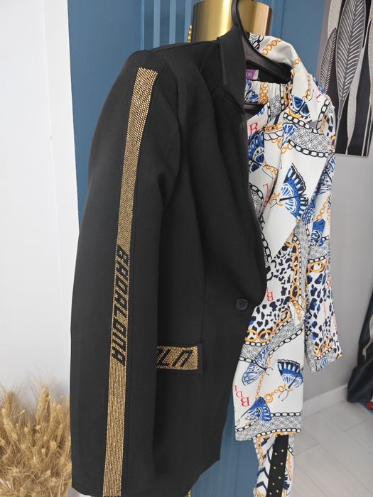 Продам кастюмы двойки