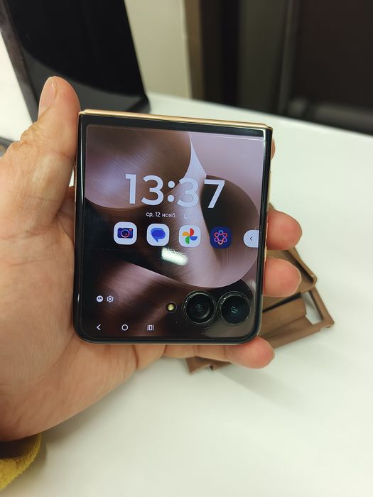 Motorola Razr 60 Ultra 16/512GB Mountain Trail

Смартфон Moto